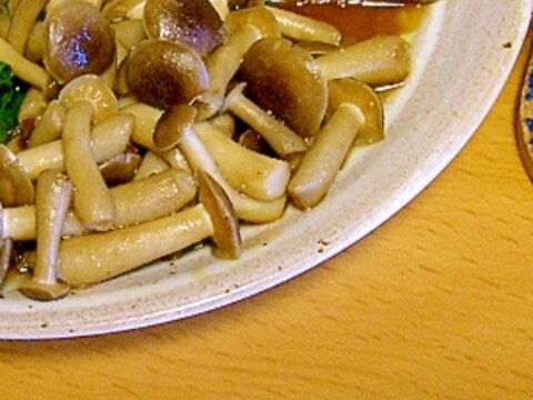 和食の添え物に、しめじの和風バター炒め